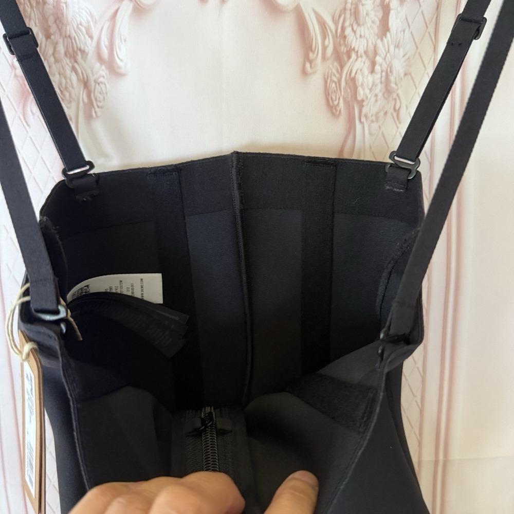 Skims Body Waist Cincher Onyx Black Size Small NWT - Picture 6 of 10